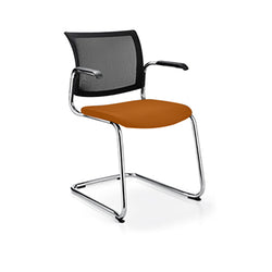 products/M-100-Cantilever-Visitor-Chair-with-Arms-amber.jpg